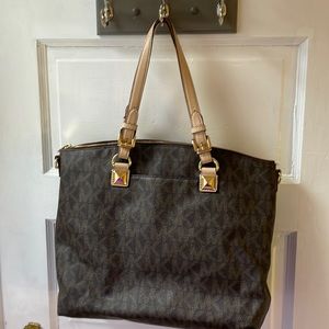 Michael Kors Shoulder Bag